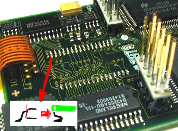 Schritt ein: Herausschneiden des EProm's und vorbereiten der Pins